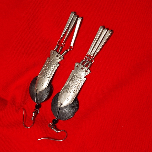 Women's Fish Earrings - Picture 2 of 3